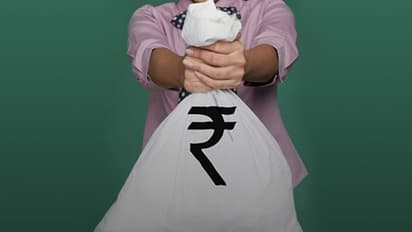 ನೋಟ್ ಬ್ಯಾನ್ ಬಳಿಕ ವಿವಿಧ ರಾಜಕೀಯ ಪಕ್ಷಗಳಿಗೆ ಎಷ್ಟೆಷ್ಟು ದೇಣಿಗೆ ಬಂದಿದೆ? ಖಜಾಂಚಿಗಳು ನೀಡಿದ ಉತ್ತರವೇನು?