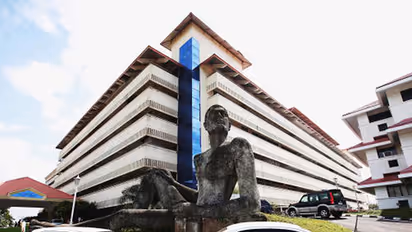 20 lakh poor families to get free internet in Kerala