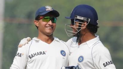 ധോണിയെ ടീമിലെടുക്കണമെന്ന് അന്നെ ഗാംഗുലി പറഞ്ഞു; ജോണ് റൈറ്റ്