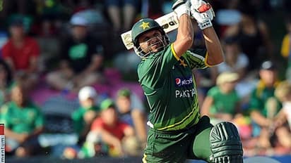 ತೆಂಡುಲ್ಕರ್ ಬ್ಯಾಟಲ್ಲಿ ಚೊಚ್ಚಲ ಶತಕ ಸಿಡಿಸಿದ್ಧ ಅಫ್ರಿದಿ..! 36 ಎಸೆತದಲ್ಲೇ ಸೆಂಚುರಿ.!