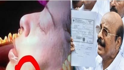 ஆணிகட்டையால் அடித்ததால் ஜெ., கன்னத்தில் புள்ளிகள்!? அடித்தது யார் தெரியுமா!? பொன்னையன் பகீர் தகவல்...