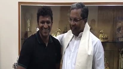 'ರಾಜಕುಮಾರ' ವೀಕ್ಷಿಸಿ ಪುನೀತ್'ರನ್ನು ಮನೆಗೆ ಕರೆಸಿಕೊಂಡು ಖುಷಿ ಪಟ್ಟ ಸಿಎಂ ಸಿದ್ದರಾಮಯ್ಯ