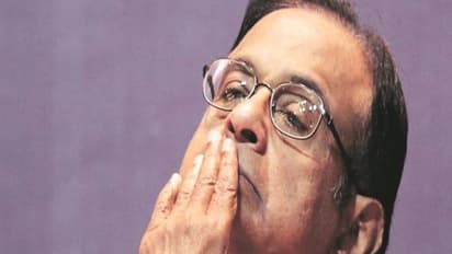 கார்த்தியை குற்றவாளியாக சிறையில் சந்திக்கும் தைரியமில்லை!: மனம் நொந்து புலம்பும் பா(தர்) சிதம்பரம்.