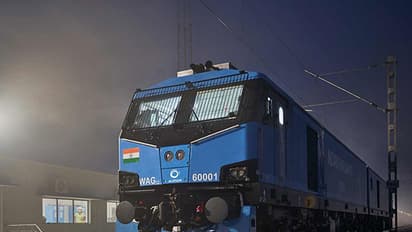 ఘరానా ఇంటిదొంగ.. ఏకంగా రైలు ఇంజిన్ నే అమ్మేశాడు..