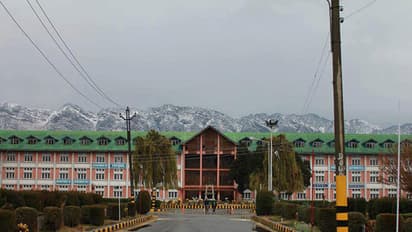1,450 non-Kashmiri students sent back, unrest at NIT Srinagar