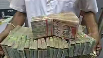 Private bank managers nabbed for laundering crores in old currency