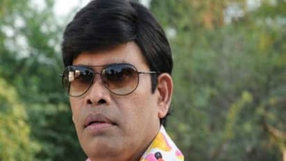 அரசியல் பற்றி பேசி நடிகர் ஆனந்தராஜிடம் நல்லா வாங்கிக் கட்டிக்கொண்ட பிரகாஷ்ராஜ்...