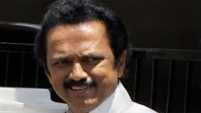 தீ வைப்பது தான் போலீஸ் அதிகாரிகளின் டிரென்ட் ஆகிவிட்டதோ…பொளந்து கட்டும் ஸ்டாலின்…