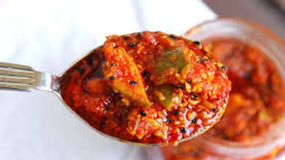 ಊಟದ ರುಚಿ ಹೆಚ್ಚಿಸುವ ಉಪ್ಪಿನಕಾಯಿ.... ಆದ್ರೆ ಅತಿಯಾಗಿ ಮಾತ್ರ ತಿನ್ನಬೇಡಿ