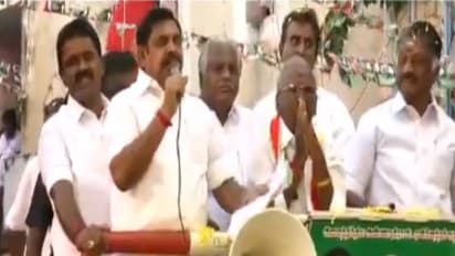 வீடு வேணுமா? உங்க தேவையெல்லாம் நிறைவேறணுமா? எங்களுக்கு ஓட்டு போடுங்க..! ஆர்.கே.நகரில் ஆசையை தூண்டும் ஆட்சியாளர்கள்..!