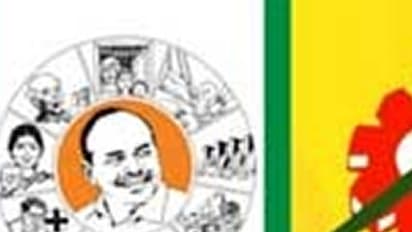 కడపలో రివర్స్ ఫిరాయింపులు