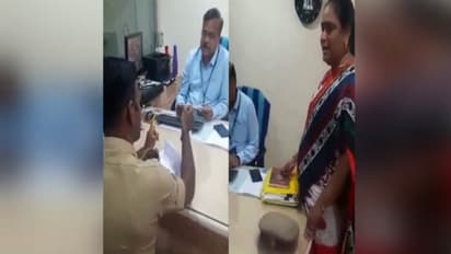 "அக்கவுன்ட்டில் பணம் வைக்க வக்கு இல்ல.. நீங்க ஒரு எஸ்ஐயா...?" - வங்கி பெண் அதிகாரியின் அத்துமீறல் பேச்சு!!