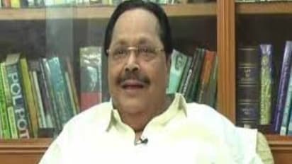 எப்படி இருந்த ஓபிஎஸ் இப்ப இப்படி ஆயிட்டாரே !! நெத்தியடியாய் கலாய்க்கும் துரை முருகன்….