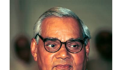 ವಾಜಪೇಯಿ ಆರೋಗ್ಯದಲ್ಲಿ ಏರುಪೇರು: ಆಸ್ಪತ್ರೆಗೆ ಗಣ್ಯರ ದೌಡು!