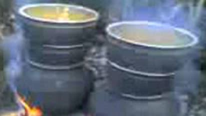 നാല് മണിക്കൂറിലേറെ കാട്ടില് പരിശോധന; ഇടുക്കിയില് 200 ലിറ്റർ കോട പിടികൂടി