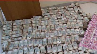 ಬಾತ್'ರೂಮ್'ನಲ್ಲಿ 6.6 ಕೋಟಿ ಹಣ: ಹವಾಲ ಕಿಂಗ್'ಪಿನ್, ಚಿತ್ರನಟ ದೊಡ್ಡಣ್ಣನ ಅಳಿಯ ಕೆ.ಸಿ.ವೀರೇಂದ್ರನ ಬಂಧನ