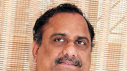 అంతిమయాత్రలో విక్టరీ చూపడం మీ సంస్కారమా...?  : చంద్రబాబుపై ముద్రగడ ఫైర్