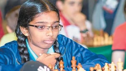 ஆசிய பிளிட்ஸ் செஸ் போட்டியில் தங்கம் வென்ற தமிழ் மகள் வைஷாலி…