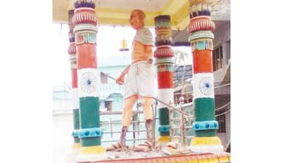 25 வருடங்களுக்கும் மேலாக இருந்த காந்தி சிலை உடைப்பு; மர்ம நபர்கள் கலவரத்தை தூண்ட திட்டம்?