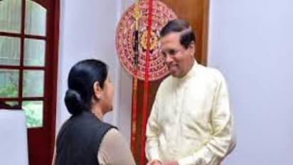 இலங்கை அதிபர் சிறிசேனாவுடன் மத்திய அமைச்சர் சுஷ்மா சந்திப்பு… இரு தரப்பு நாடுகள் ஒத்துழைப்பு குறித்து பேச்சு...