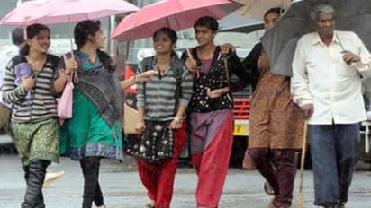 "மழை வரப்போகுது...!" - குடை எடுத்துட்டு போங்க மக்களே..!