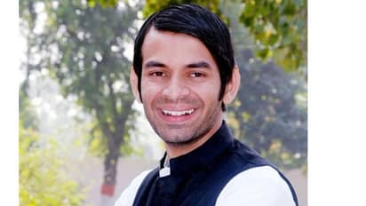 तेज प्रताप ने लालू से मुलाकात की, कहा पिता ने राजद को आगे ले जाने को कहा