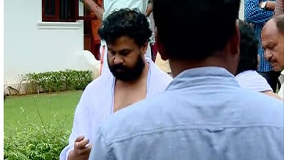 പൊലീസിന്റെ കര്ശന നിരീക്ഷണത്തില് ദിലീപിന്റെ അച്ഛന്റെ ശ്രാദ്ധ ചടങ്ങുകള് പൂര്ത്തിയായി