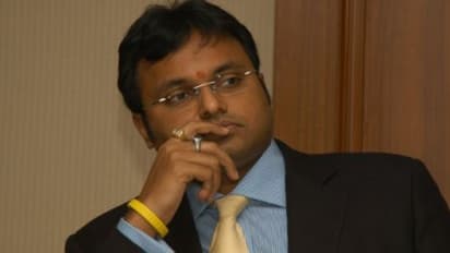 കാർത്തി ചിദംബരം വിദേശത്തേക്ക്: സുപ്രീം കോടതിയിൽ 10 കോടി കെട്ടിവച്ചു