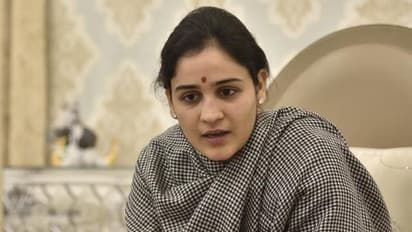 मुलायम के समधी के बाद अब बहू ने दिया सपा-बसपा गठबंधन के खिलाफ बयान