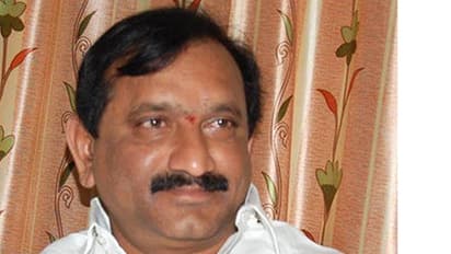 అధికారంలోకి వస్తాం.. గేటు బయట నిలబెడతాం: పోలీసులపై కేఈ ప్రభాకర్ వ్యాఖ్యలు