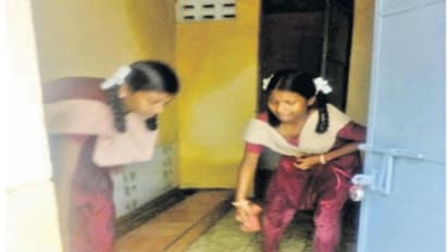 கழிவறைகளை சுத்தப்படுத்த சொன்ன அரசுப் பள்ளி ஆசிரியர்கள்; வேதனையில் மாணவிகள்; நடவடிக்கை எடுப்பாரா ஆட்சியர்?