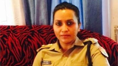 ഈ ഐപിഎസ് ഓഫീസര് പകുതി ശമ്പളം ആ കുടുംബത്തിന് നല്കുന്നതെന്തിനാണ്