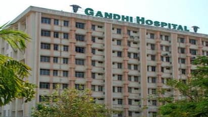 హైదరాబాద్ గాంధీ ఆస్పత్రిలో షార్ట్ సర్క్యూట్‌తో చెలరేగిన మంటలు