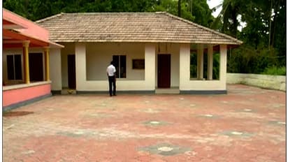 കോടികളുടെ ആദിവാസി ഫണ്ട് മുന്മന്ത്രിയുടെ ബന്ധുവീടുകളിലേക്ക്; വെട്ടിപ്പിന്റെ ഞെട്ടിക്കുന്ന ചിത്രങ്ങള് വ്യക്തമാവുന്നു