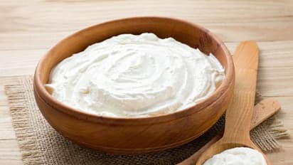 தயிரில் எவ்வளவோ பயன்கள் இருக்கு. அதில் 20 அற்புத மருத்துவ பயன்கள் இதோ உங்களுக்காக…