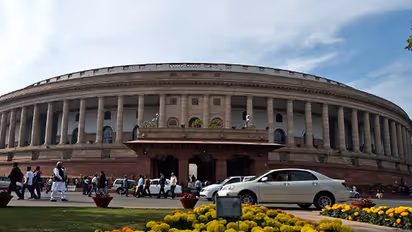 പ്രധാനമന്ത്രിയുടെ പാകിസ്ഥാന്‍ പരാമര്‍ശം:പാര്‍ലമെന്റില്‍ ബഹളം