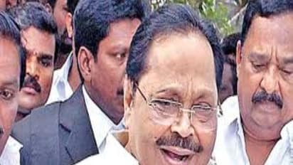 தமிழகத்தில் சட்டம் ஒழுங்கு சமாதியாகி ரொம்ப நாளாச்சுப்பா !! கமிஷன் மட்டும் உயிரோட இருக்கு … அரசை கலாய்த்த துரைமுருகன்…