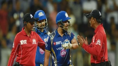 நம்ம ஊரு அம்பயர் சுந்தரம் ரவி செய்த காரியத்தை பாருங்க