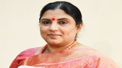 ஜீரணமாக வில்லையே - யாருக்கு இந்த அதிரடி ட்வீட் போட்டார் ஸ்ரீ பிரியா...!!!