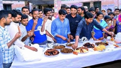 மோடி வருகைக்கு எதிராக மாட்டிறைச்சி திருவிழா - இளைஞர் காங்கிரஸார் கைது!!