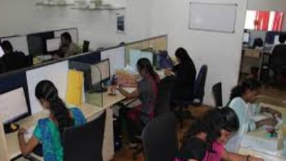 வெளுத்து வாங்கும் கனமழையால் ஸ்தம்பித்த சென்னை… தனியார் நிறுவனங்களுக்கு லீவுவிட அரசு வேண்டுகோள் !!!