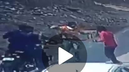 జూబ్లీహిల్స్ లో పట్టపగలే దారి దోపిడీ (వీడియో)