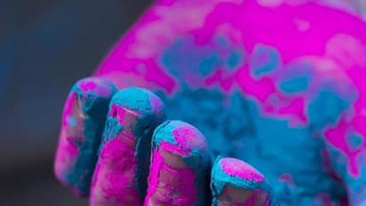 ఛీ.. హోలీ పేరుతో.. వీర్యం మీద చల్లారు