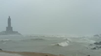 கன்னியாகுமரியில் இன்னும் 2 நாட்களுக்கு கனமழை நீடிக்கும்... வானிலை ஆய்வு மையம்...!