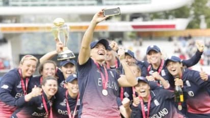 இறுதிச்சுற்றில் இந்தியாவை வீழ்த்தி ரூ.4.25 கோடியை தட்டி சென்றது இங்கிலாந்து…