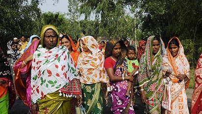 Demonetisation: Women sell mangal sutra to pay financiers