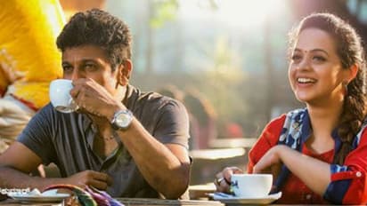 സിനിമ സൂപ്പര്ഹിറ്റ്, ഭാവനയ്ക്ക് സമ്മാനം ഉടവാള്