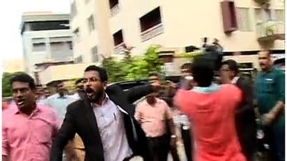 അഭിഭാഷകരും മാധ്യമ പ്രവര്ത്തകരുമായുള്ള പ്രശ്നം ഉത്തരവിലൂടെ പരിഹരിക്കാനാവില്ല-മന്ത്രി ബാലന്