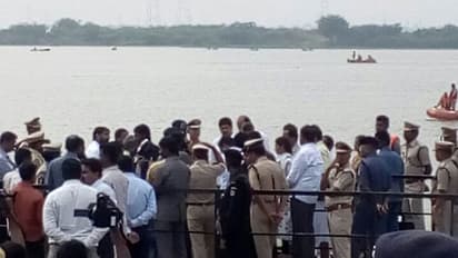 పడవ ప్రమాదం: లాంచీ తలుపుల మూసివేతనే ప్రాణాలు తీసిందా?