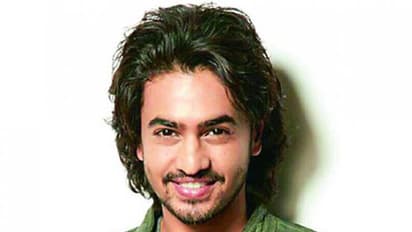 హీరోగా ఎంపీ గల్లా జయదేవ్ కుమారుడు.. కాణిపాకంలో పూజలు